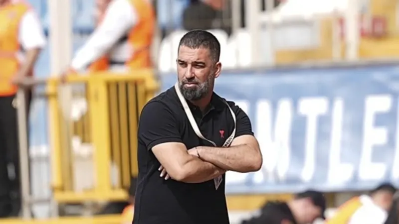 Arda Turan, Eyüpspor'a veda etti!