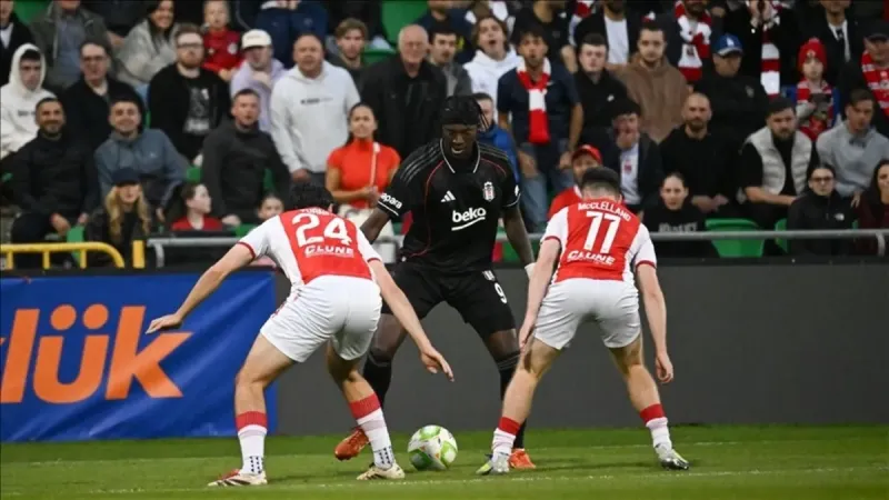 BEŞİKTAŞ ST.PATRICK'S CANLI | Kartal, evinde St.Patrick's'i konuk ediyor! Solskjaer'in 11'i belli oldu...