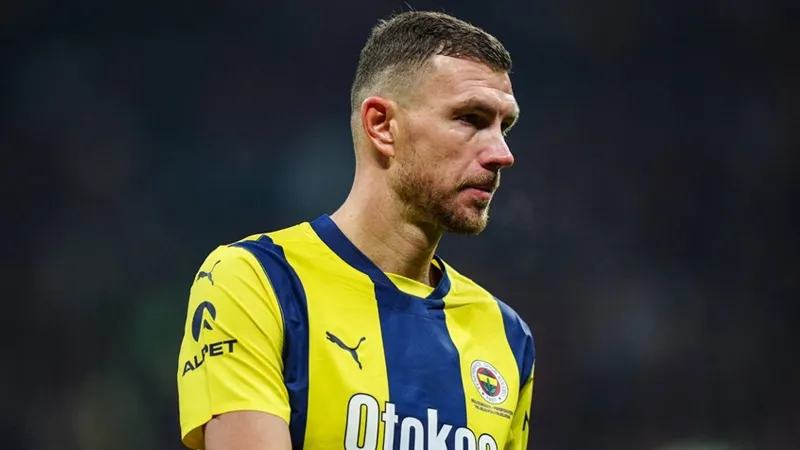 Dzeko ve Tadic Fenerbahçe'ye veda etti