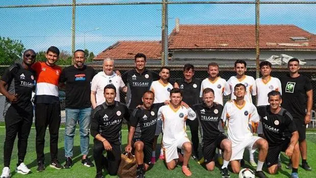 Emre Belözoğlu'ndan Akdeniz Üniversitesi öğrencilerine sürpriz