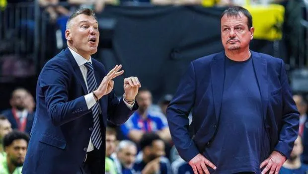 Ergin Ataman, rakibi Jasikevicius'a karşı üstün!