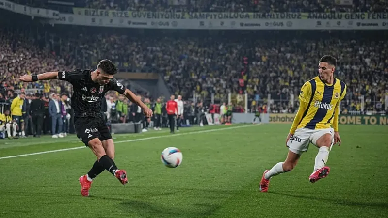 Fenerbahçe'de derbi öncesi iki isim sınırda!