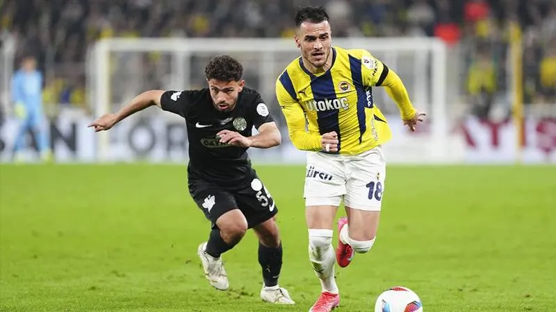 Fenerbahçe'den Bomba Transfer! Kostic Geri mi Dönüyor?