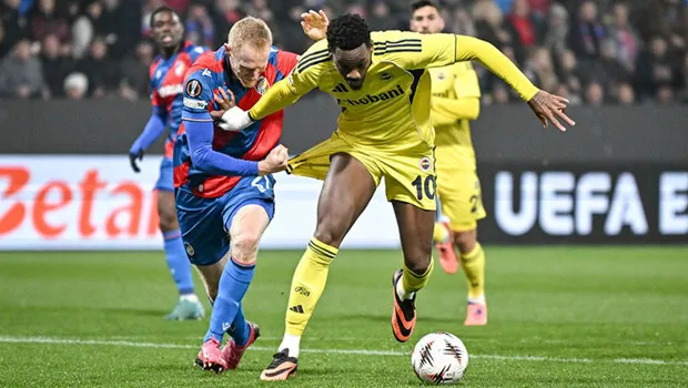 Fenerbahçe'nin Viktoria Plzen maçında beklediği penaltı dünya basınında! 'Skandal'