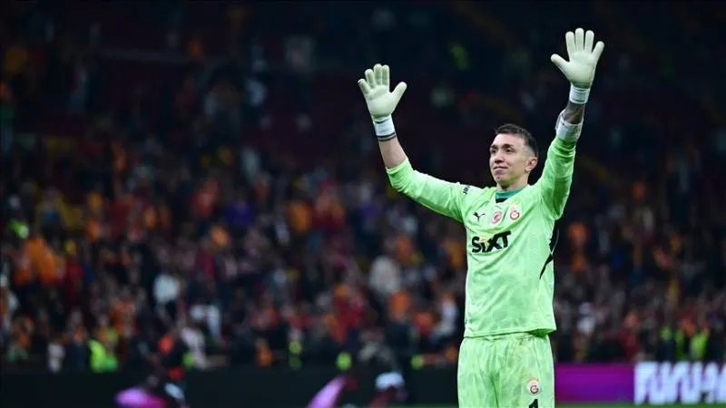 Fernando Muslera'dan duygu dolu paylaşım; "Veda etmiyorum çünkü Galatasaray benim evim"