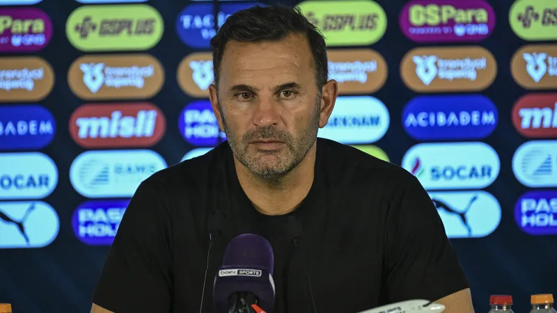 Galatasaray Teknik Direktörü Okan Buruk: "Bu maçta 11'e 10 iken daha iyi oynadık"