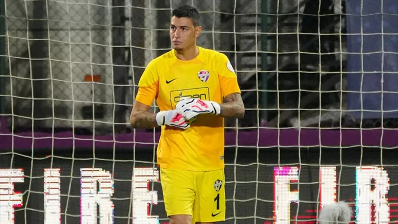 Galatasaray'da tek yerli aday Berke Özer!