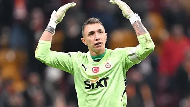 Galatasaray’dan ayrılan Muslera ile görüşmeyi başkan açıkladı!