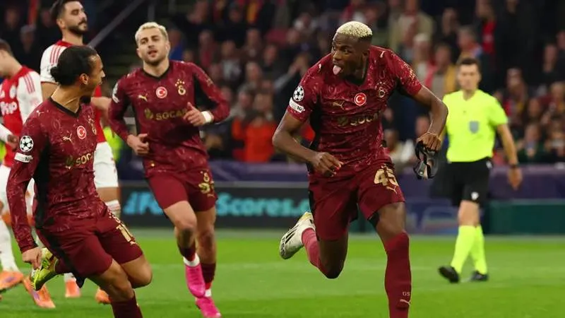 Galatasaray'ın Devler Ligi zaferi Hollanda basınında: "Osimhen, kusursuz bir üçlemeyle Ajax'ı bizzat katletti"