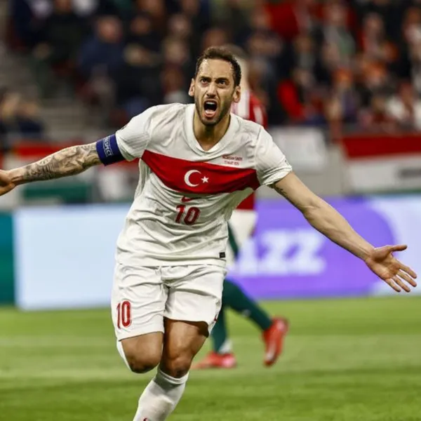 Hakan gemileri yaktı!