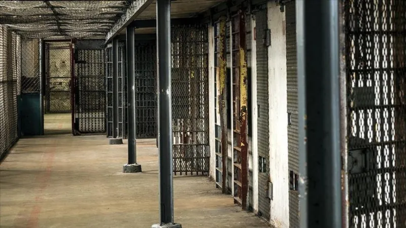 İsrail cezaevlerindeki 49 Filistinli kadın tacizle karşı karşıya