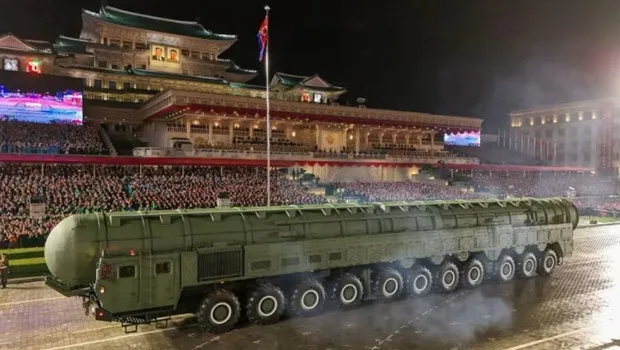 Kuzey Kore'den Füze Şov! Hwasong-20 İlk Kez Görücüye Çıktı!