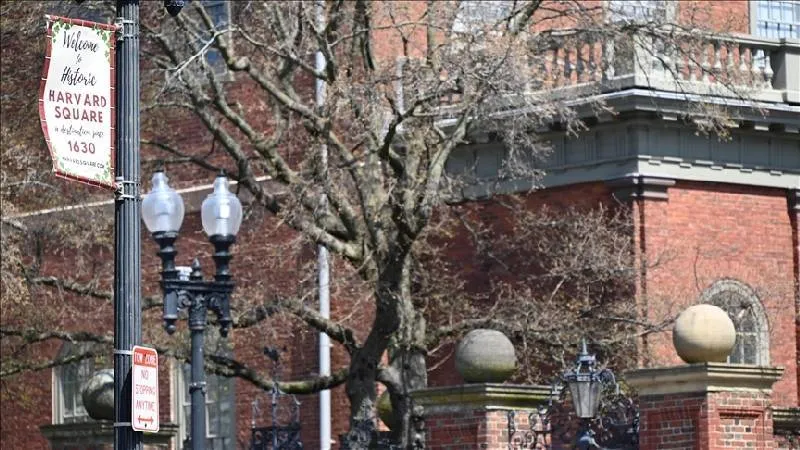 Harvard'a Şok! ABD'den Eğitim Fonu Kesintisi: Neler Oluyor?