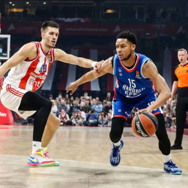 Efes Playoff Peşinde! Zalgiris Maçı Nefesleri Kesecek!