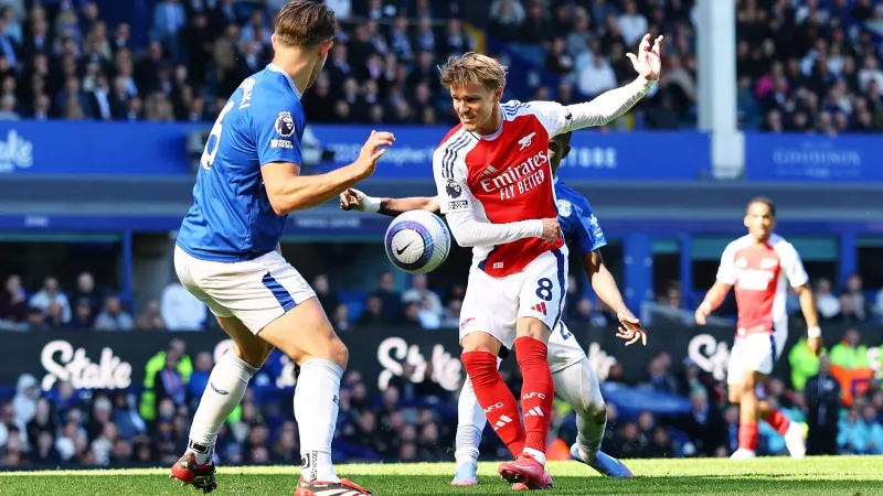 Arsenal Everton'la Berabere! Liverpool Şampiyonluğu Erken Kutlayacak Mı?
