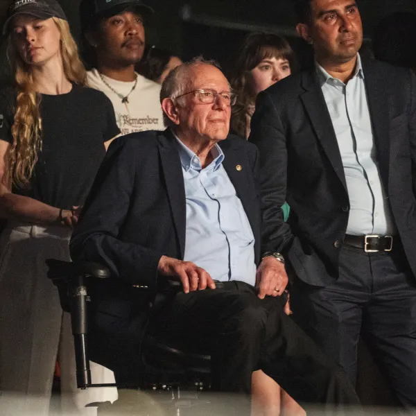 Bernie Sanders Coachella'yı Salladı! Müzik Festivalinde Şaşırtan Anlar
