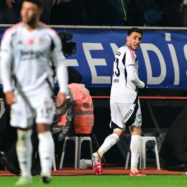 Beşiktaş'ta Şok! Stoper Krizi Derinleşiyor: Kim Oynayacak?