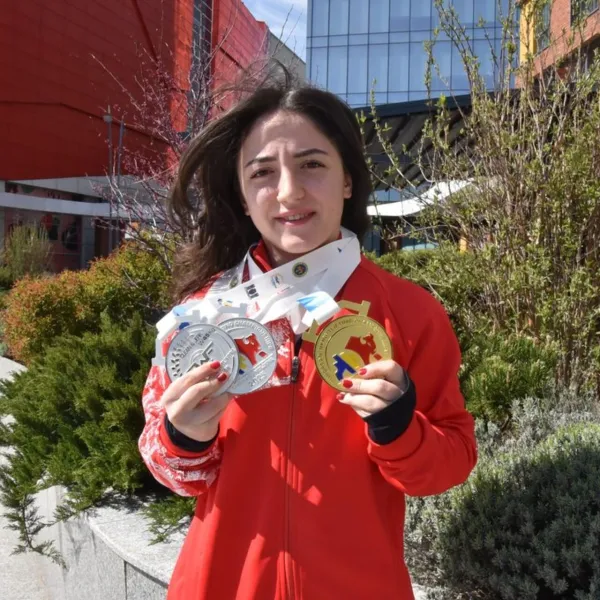 Cansu Bektaş'tan Altın Madalya Sonrası Şok Sözler: Olimpiyat!