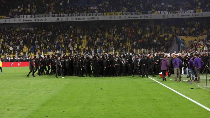 Derbi Dehşeti! Fenerbahçe-Galatasaray Maçında 43 Kişiye Ne Oldu?