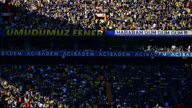 Fenerbahçe'de Derbi Şoku! Taraftar Ali Koç'u İstifaya Çağırdı!