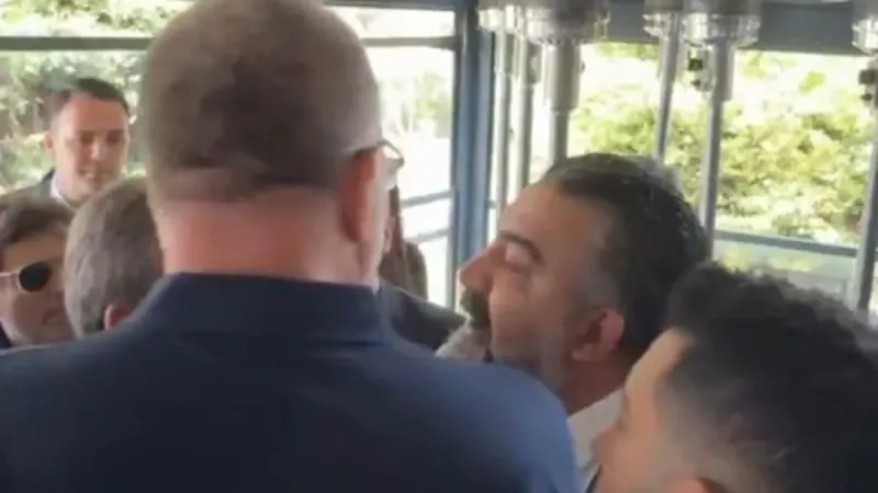 Fenerbahçe Divan'da Kavga! Ümit Özat ve Kutlualp Kapıştı!