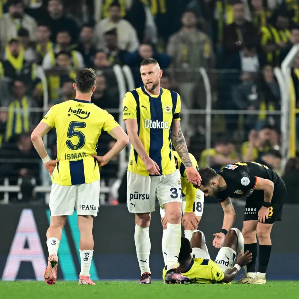 Fenerbahçe'nin Nisan Kabusu! Şampiyonluk Hayalleri Suya Mı Düştü?
