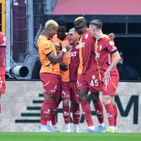 Galatasaray Fırtınası! Sivasspor'u 4 Golle Devirdi!