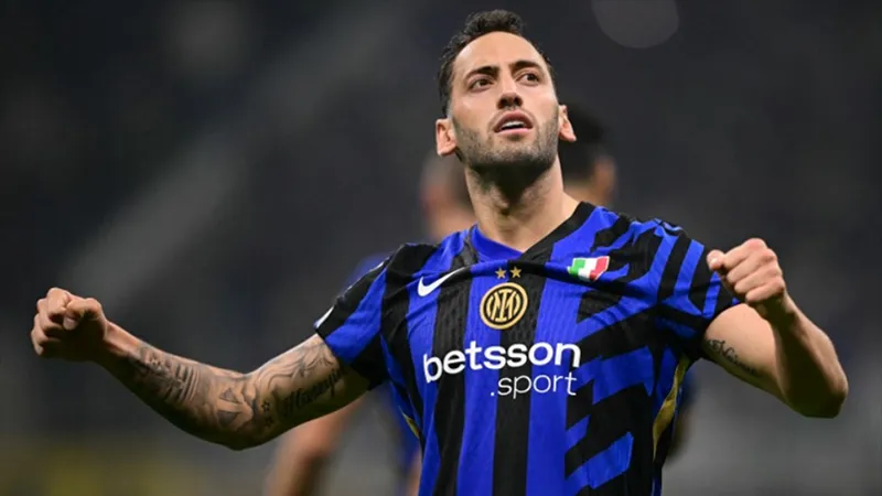 Hakan Çalhanoğlu Şampiyonlar Ligi'nde Tarih Yazacak Mı?