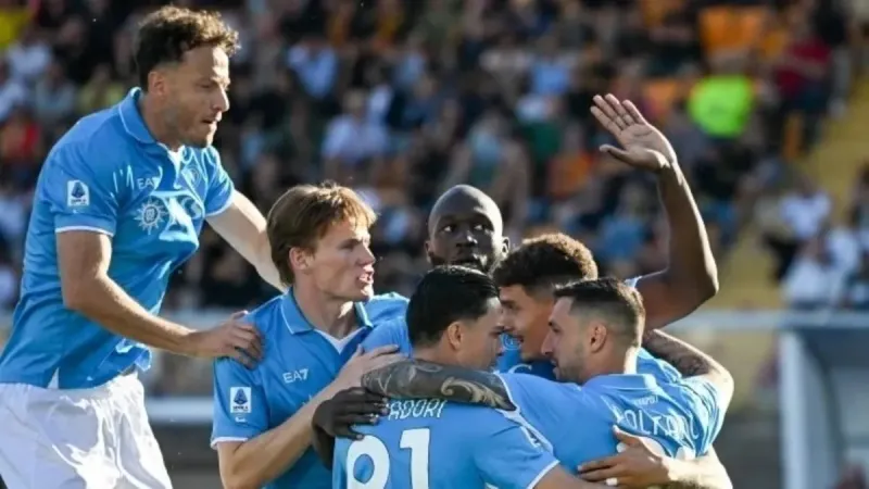 Napoli Lecce'yi Deplasmanda Yıktı! Zirveye Bir Adım Daha!