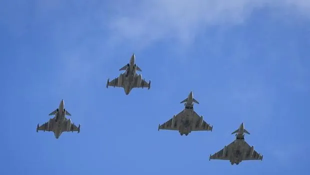 NATO Alarmda! İngiltere ve Rusya Baltık'ta Burun Buruna!