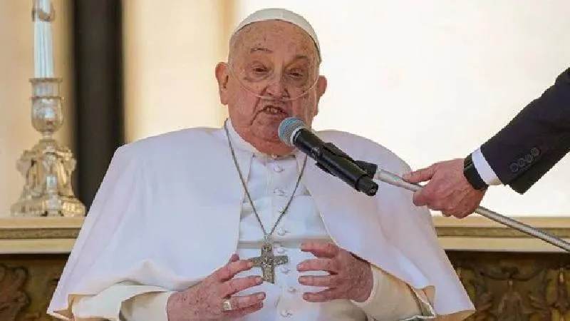 Papa Meydanda! Hastalığı Atlattı mı? İşte İlk Görüntüler