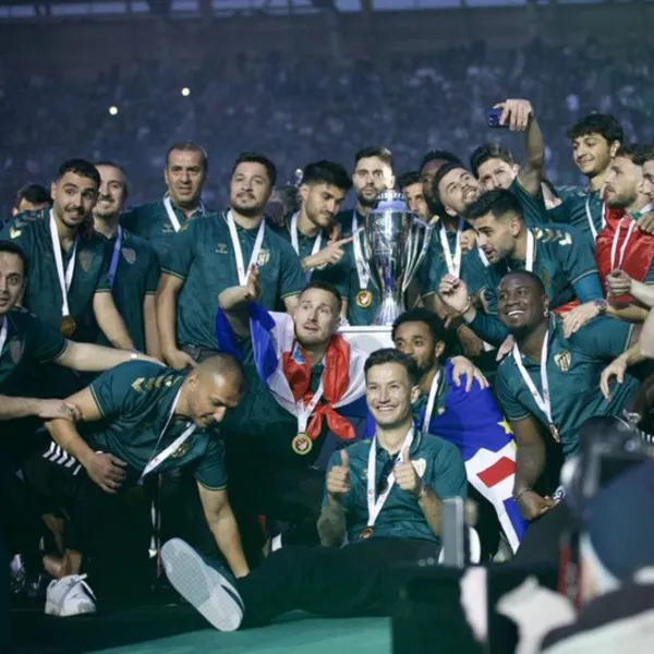 Kocaelispor Şampiyonluk Kupasını Kaldırdı! Tarihi Anlar!