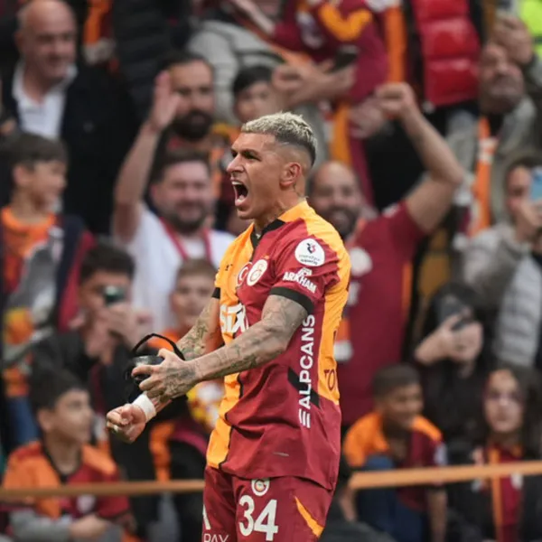 Torreira'ya Şok Teklif! Galatasaray'dan Ayrılıyor Mu?