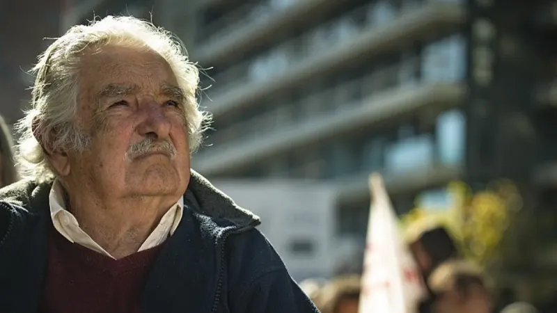 Jose Mujica'nın Vasiyeti Gerçek Oldu! Çiftliğinde Toprağa Verildi