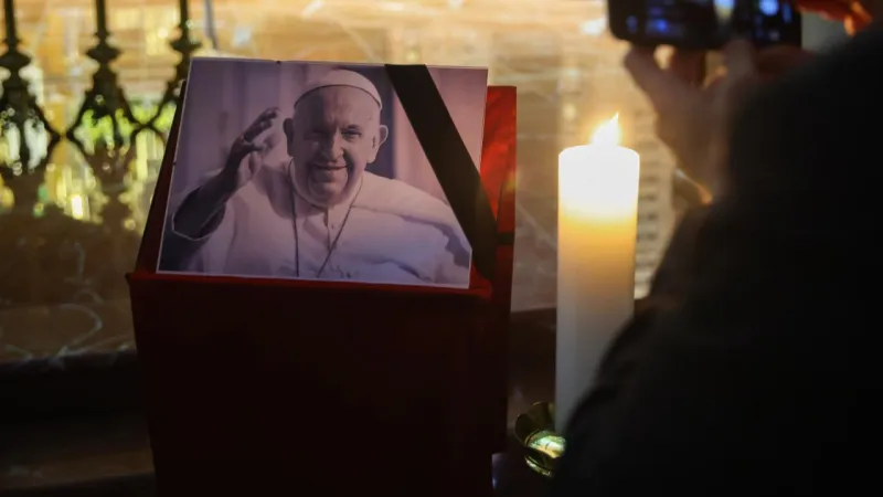Papa Franciscus Öldü Mü? Venezuela'da 3 Günlük Yas!