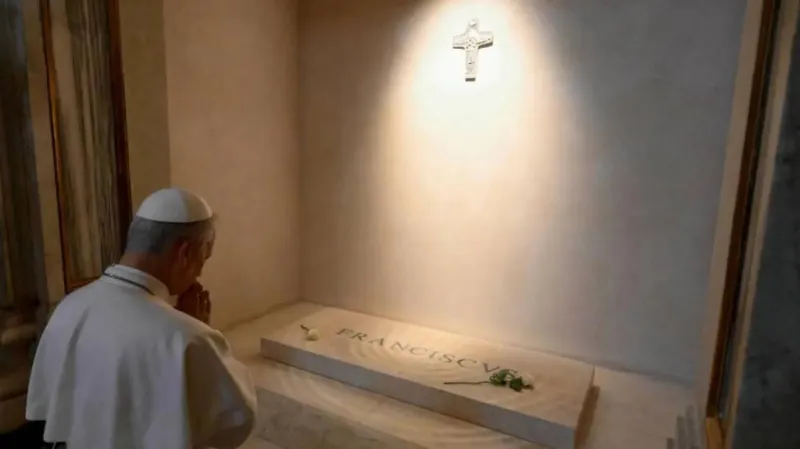 Yeni Papa 14. Leo Göreve Başladı! Vatikan'da İlk Halk Buluşması